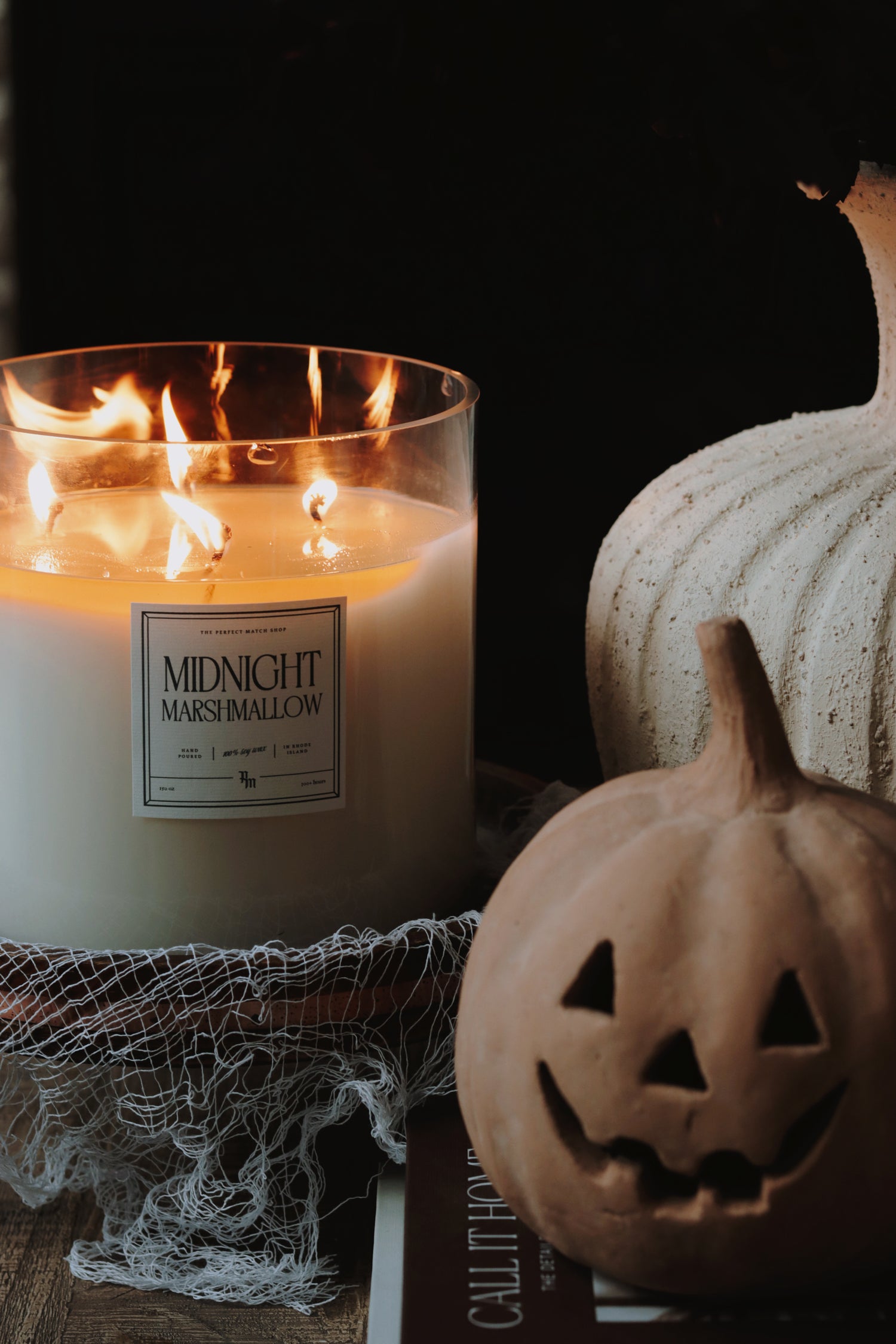 Midnight Marshmallow - 150 oz Show Stopper
